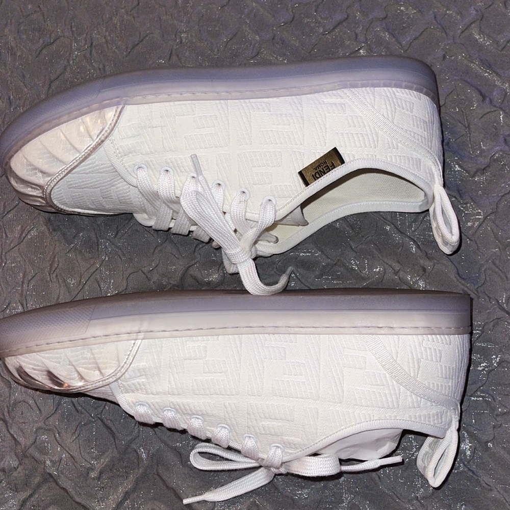 Preloved Fendi FF logo sneakers white size 39 US size 8 excellent condition.